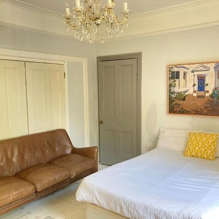 Central Truro! Large Double Room In Victorian Property Bagian luar foto
