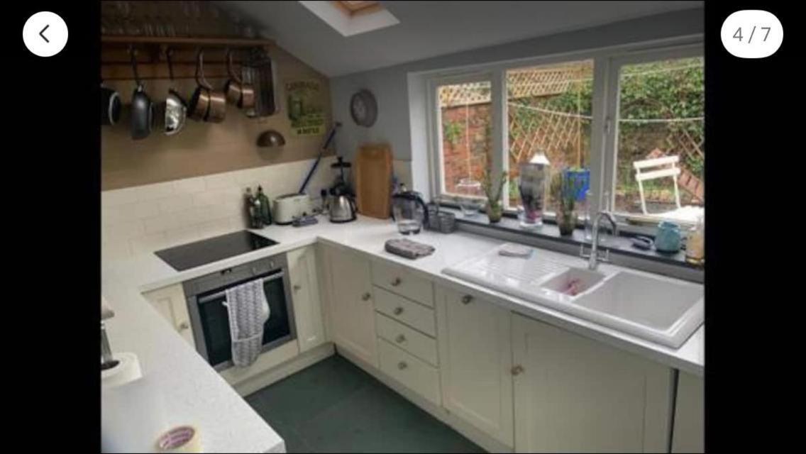Central Truro! Large Double Room In Victorian Property Bagian luar foto